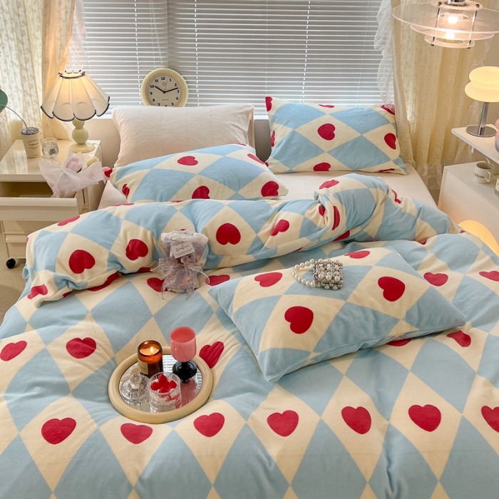 91家纺网 家纺一手货源 找家纺 昔可 2022新款牛奶绒少女小清新系列四件套 心动菱格纹