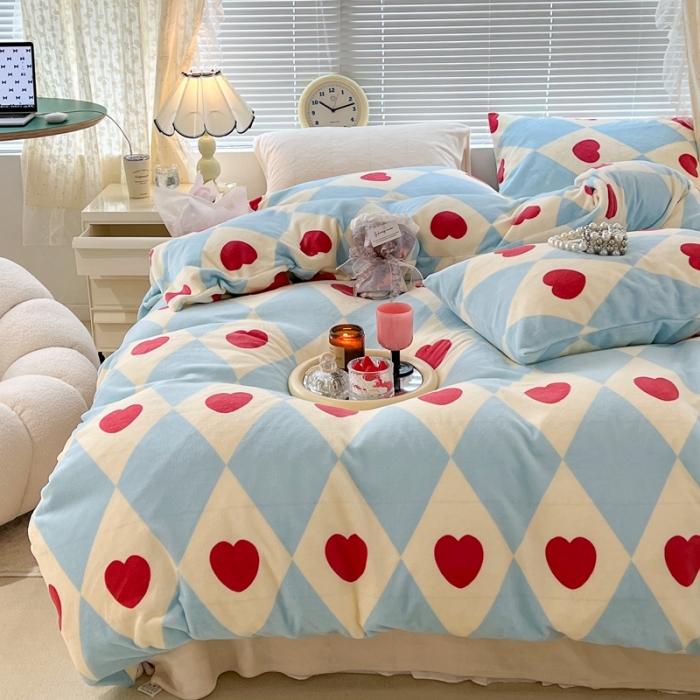 91家纺网 家纺一手货源 找家纺 昔可 2022新款牛奶绒少女小清新系列四件套 心动菱格纹