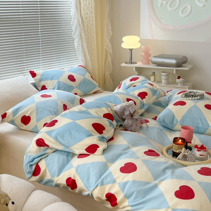 91家纺网 家纺一手货源 找家纺 昔可 2022新款牛奶绒少女小清新系列四件套 心动菱格纹