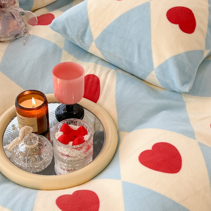 91家纺网 家纺一手货源 找家纺 昔可 2022新款牛奶绒少女小清新系列四件套 心动菱格纹