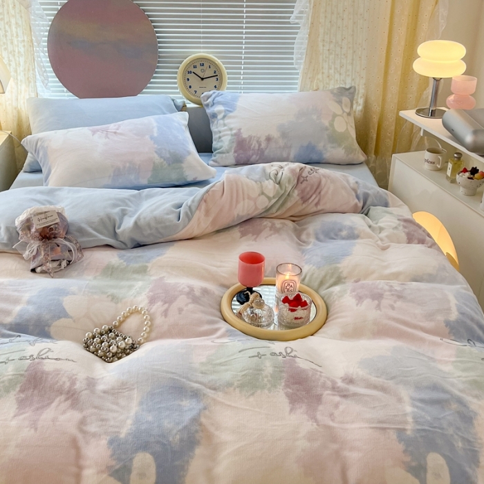 91家纺网 家纺一手货源 找家纺 昔可 2022新款牛奶绒少女小清新系列四件套 晕染马卡龙