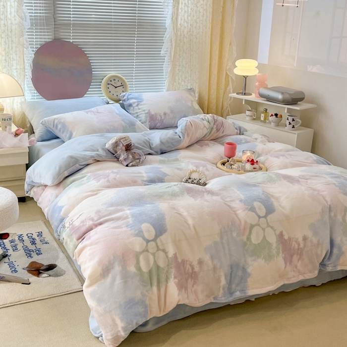 91家纺网 家纺一手货源 找家纺 昔可 2022新款牛奶绒少女小清新系列四件套 晕染马卡龙