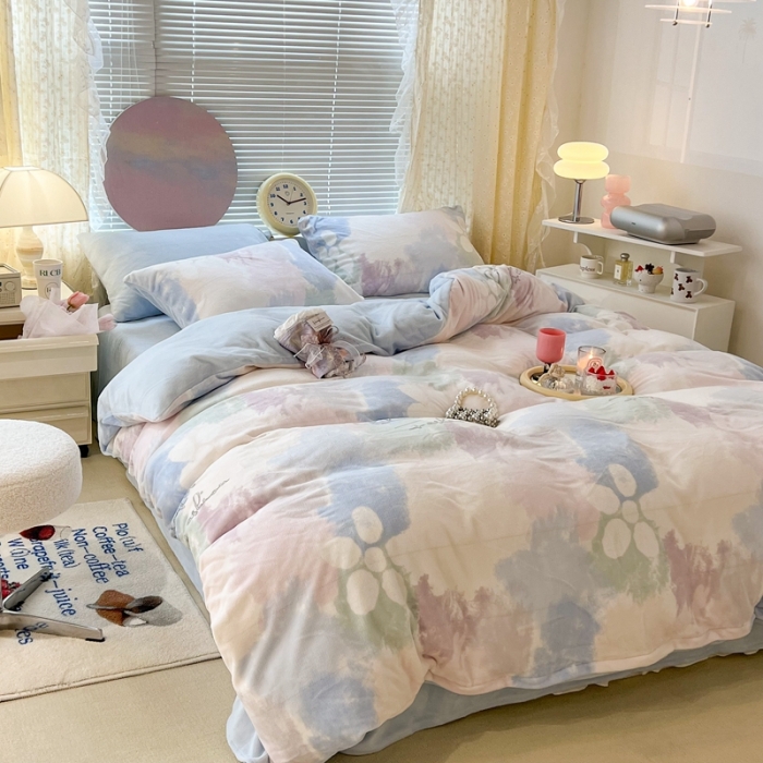 91家纺网 家纺一手货源 找家纺 昔可 2022新款牛奶绒少女小清新系列四件套 晕染马卡龙