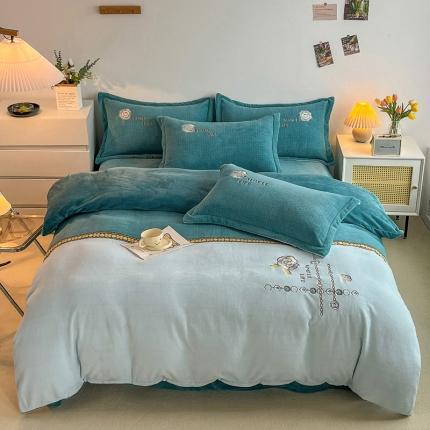 91家纺网 家纺一手货源 找家纺 优姿家纺 2022新款牛奶绒8斤双拼色绣花保暖四件套 山茶花-天空蓝