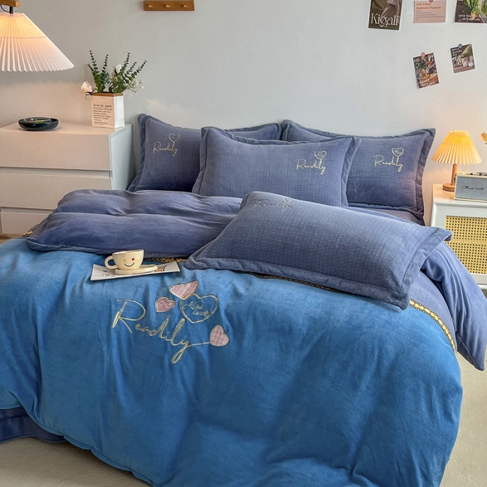 91家纺网 家纺一手货源 找家纺 （总）优姿家纺 2022新款牛奶绒8斤双拼色绣花保暖四件套