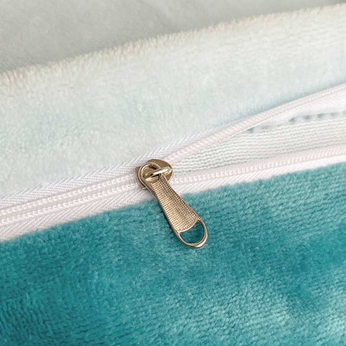 91家纺网 家纺一手货源 找家纺 优姿家纺 2022新款牛奶绒8斤双拼色绣花保暖四件套 爱心-天空蓝