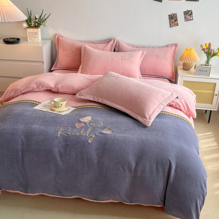 91家纺网 家纺一手货源 找家纺 优姿家纺 2022新款牛奶绒8斤双拼色绣花保暖四件套 爱心-玉