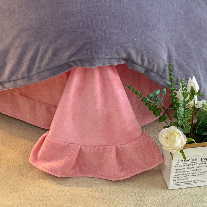 91家纺网 家纺一手货源 找家纺 优姿家纺 2022新款牛奶绒8斤双拼色绣花保暖四件套 山茶花-粉