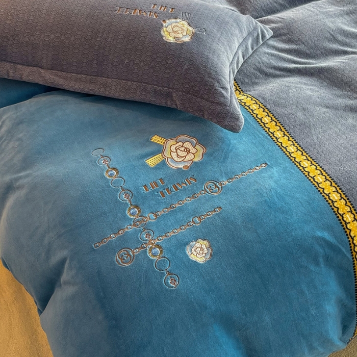 91家纺网 家纺一手货源 找家纺 优姿家纺 2022新款牛奶绒8斤双拼色绣花保暖四件套 山茶花-灰+蓝