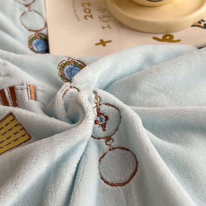 91家纺网 家纺一手货源 找家纺 优姿家纺 2022新款牛奶绒8斤双拼色绣花保暖四件套 山茶花-天空蓝