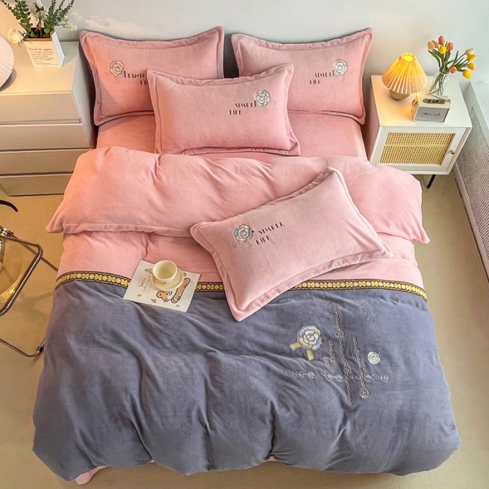 91家纺网 家纺一手货源 找家纺 优姿家纺 2022新款牛奶绒8斤双拼色绣花保暖四件套 山茶花-玉