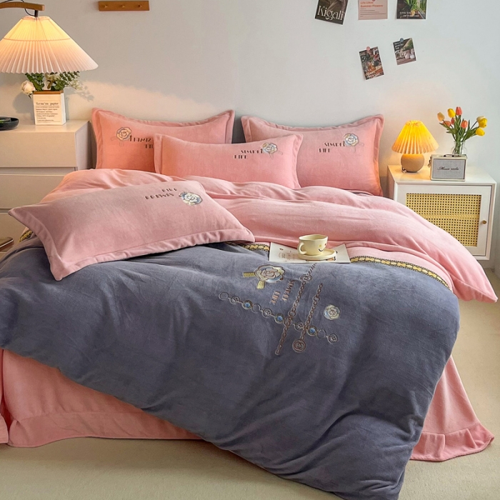 91家纺网 家纺一手货源 找家纺 优姿家纺 2022新款牛奶绒8斤双拼色绣花保暖四件套 山茶花-玉