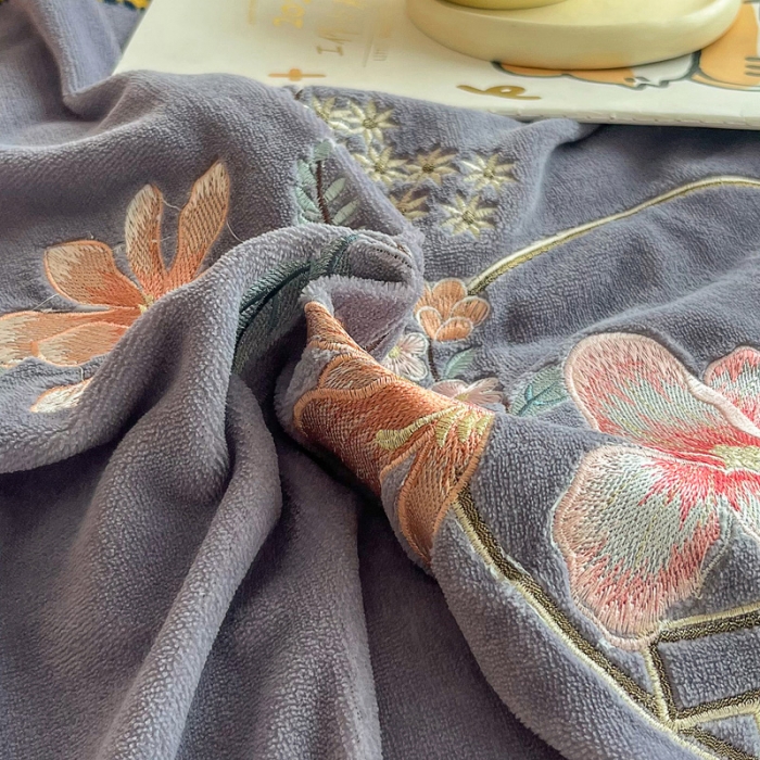 91家纺网 家纺一手货源 找家纺 优姿家纺 2022新款牛奶绒8斤双拼色绣花保暖四件套 中国风-玉