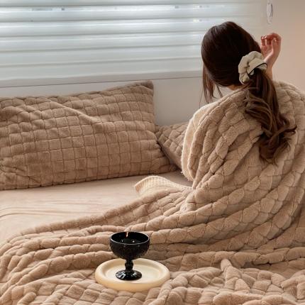 91家纺网 家纺一手货源 找家纺 （总）顾里家纺 2022新款小贵妇仿皮草兔毛绒盖毯