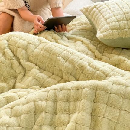 91家纺网 家纺一手货源 找家纺 （总）顾里家纺 2022新款小贵妇仿皮草兔毛绒盖毯四件套