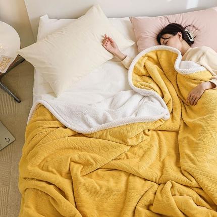 91家纺网 家纺一手货源 找家纺 寐眠 2022新款牛奶绒剪花双层毯 柠檬黄