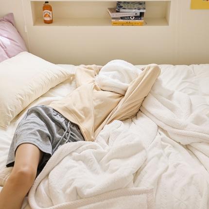寐眠 2022新款牛奶绒剪花双层毯 简约白