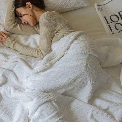 91家纺网 家纺一手货源 找家纺 寐眠 2022新款牛奶绒剪花双层毯 简约白