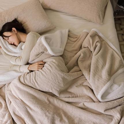 91家纺网 家纺一手货源 找家纺 寐眠 2022新款牛奶绒剪花双层毯 优雅咖