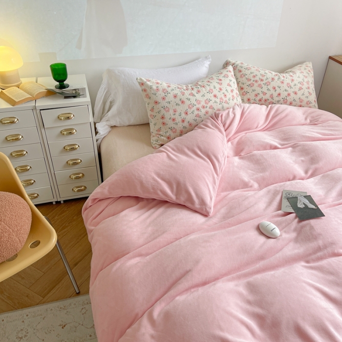 91家纺网 家纺一手货源 找家纺 （总）柚子2022新款ins混搭风牛奶绒小碎花套件