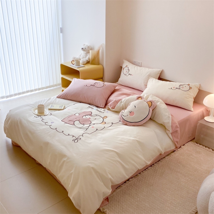 91家纺网 家纺一手货源 找家纺 朗莎 2022新款迪士尼全棉水洗棉贴布绣四件套 维尼