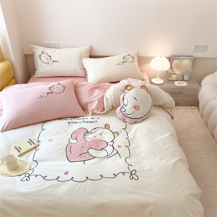 91家纺网 家纺一手货源 找家纺 朗莎 2022新款迪士尼全棉水洗棉贴布绣四件套 维尼