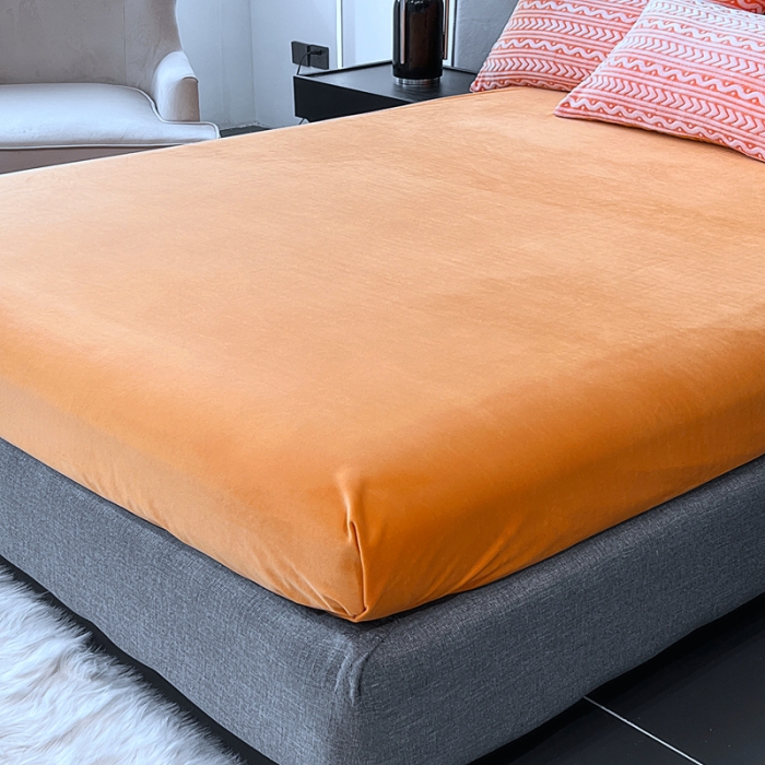 91家纺网 家纺一手货源 找家纺 啊雅家居 2025新款雕花绒加宝宝绒四件套 连雕橙