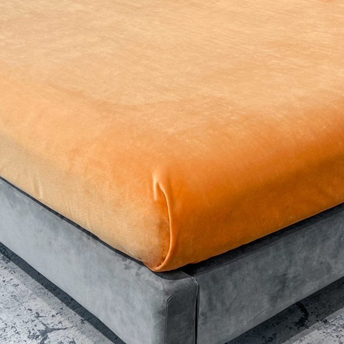 91家纺网 家纺一手货源 找家纺 啊雅家居 2025新款雕花绒加宝宝绒四件套 点雕橙