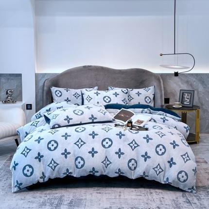 91家纺网 家纺一手货源 找家纺 啊雅家居 2025新款雕花绒加宝宝绒四件套 点雕蓝