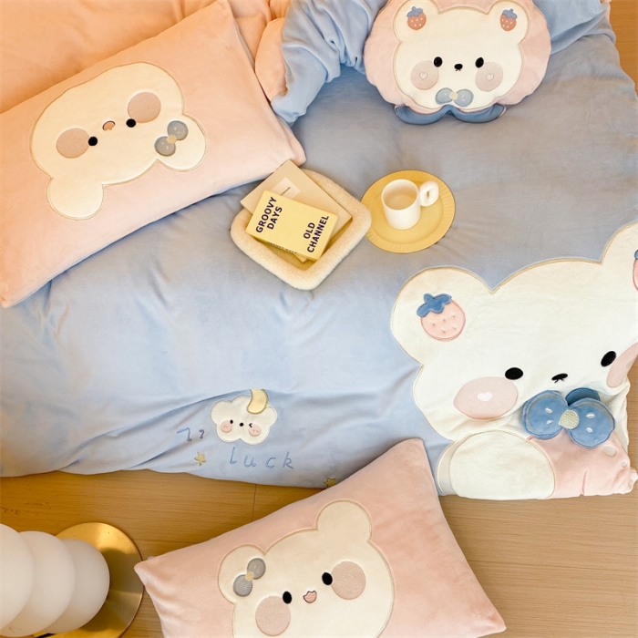 91家纺网 家纺一手货源 找家纺 朗莎 2022新款迪士尼230g高克重牛奶绒四件套 憨憨熊