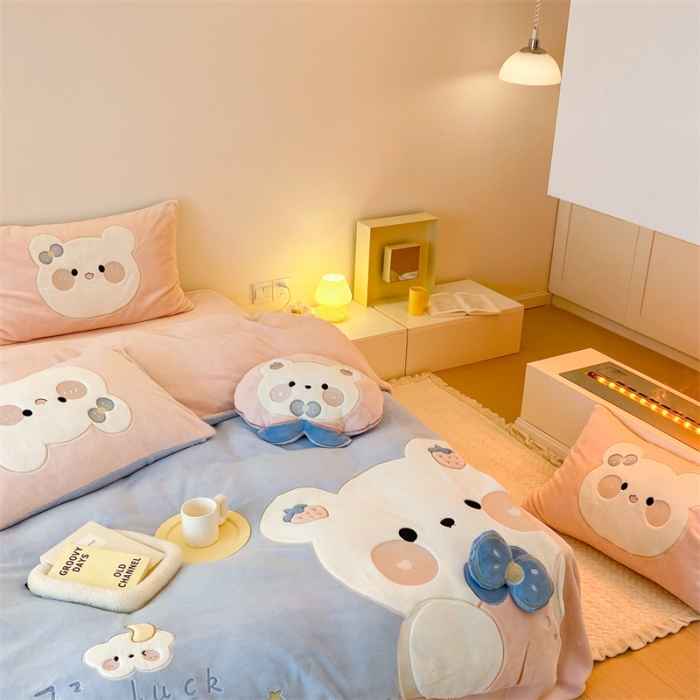 91家纺网 家纺一手货源 找家纺 朗莎 2022新款迪士尼230g高克重牛奶绒四件套 憨憨熊