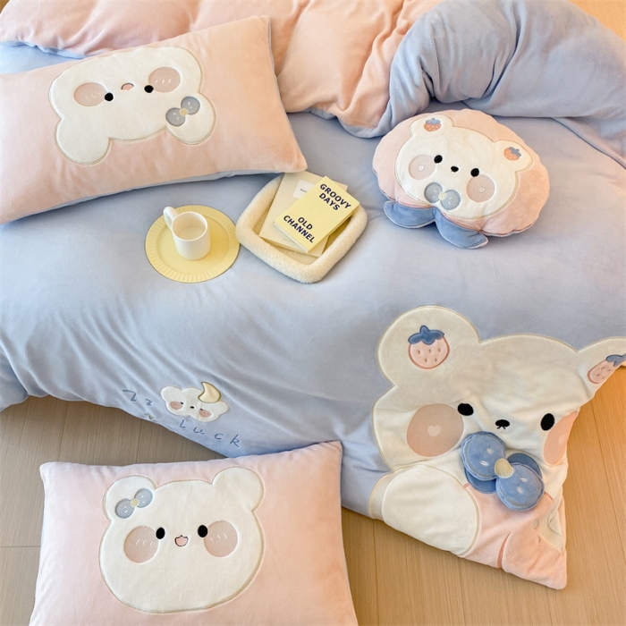 91家纺网 家纺一手货源 找家纺 朗莎 2022新款迪士尼230g高克重牛奶绒四件套 憨憨熊