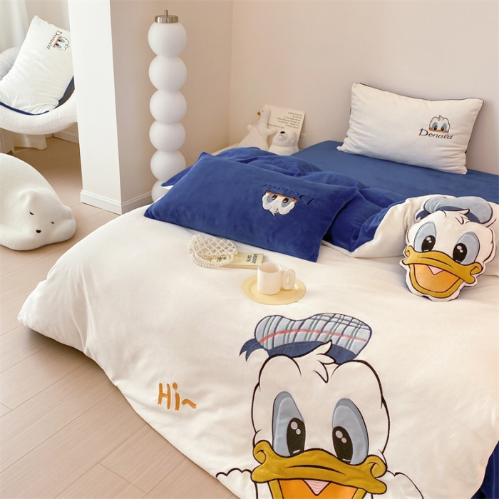 91家纺网 家纺一手货源 找家纺 朗莎 2022新款迪士尼230g高克重牛奶绒四件套 克莱因蓝-唐唐