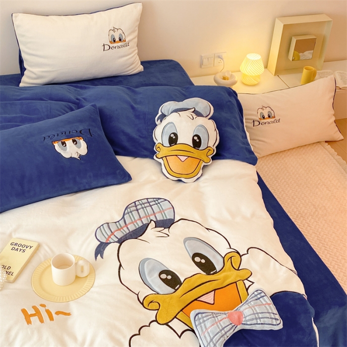 91家纺网 家纺一手货源 找家纺 朗莎 2022新款迪士尼230g高克重牛奶绒四件套 克莱因蓝-唐唐