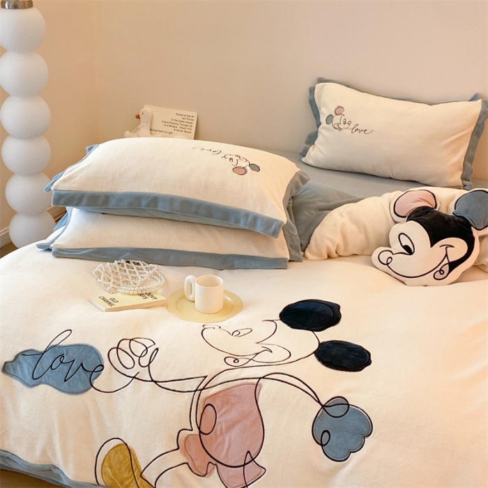 91家纺网 家纺一手货源 找家纺 朗莎 2022新款迪士尼230g高克重牛奶绒四件套 米奇