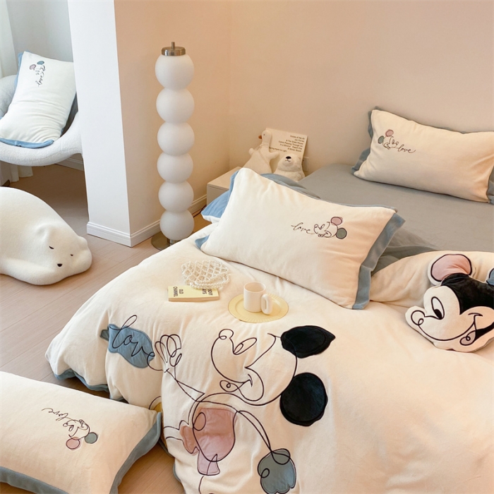 91家纺网 家纺一手货源 找家纺 朗莎 2022新款迪士尼230g高克重牛奶绒四件套 米奇