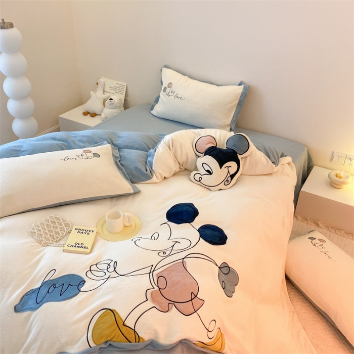 91家纺网 家纺一手货源 找家纺 朗莎 2022新款迪士尼230g高克重牛奶绒四件套 米奇