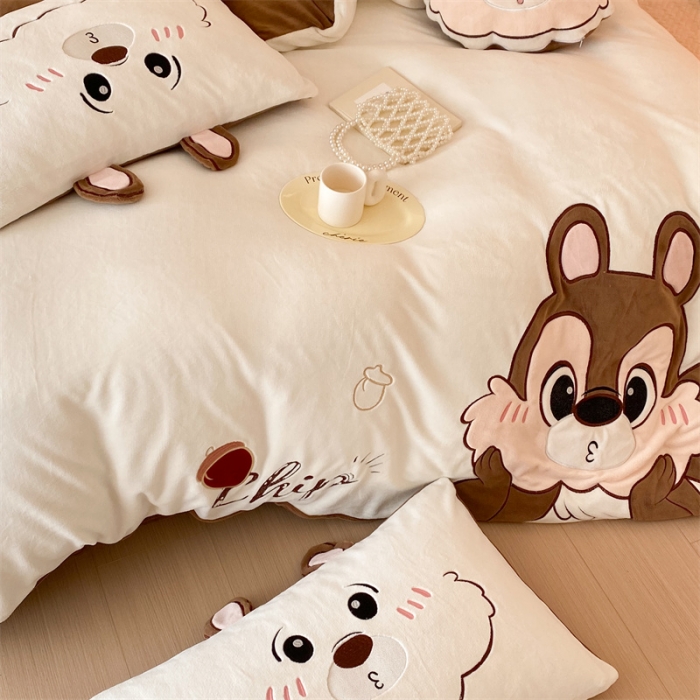 91家纺网 家纺一手货源 找家纺 朗莎 2022新款迪士尼230g高克重牛奶绒四件套 奇奇