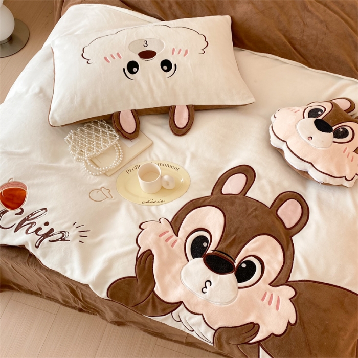 91家纺网 家纺一手货源 找家纺 朗莎 2022新款迪士尼230g高克重牛奶绒四件套 奇奇