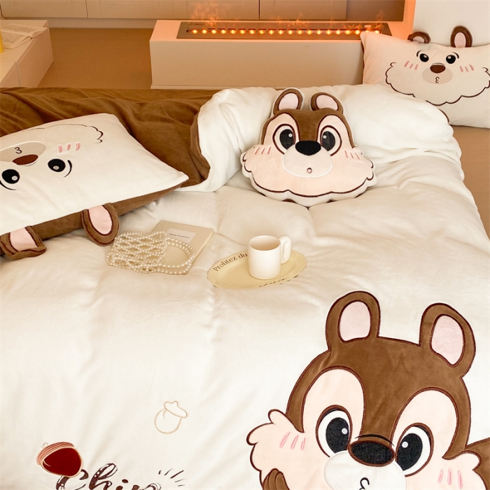 91家纺网 家纺一手货源 找家纺 朗莎 2022新款迪士尼230g高克重牛奶绒四件套 奇奇