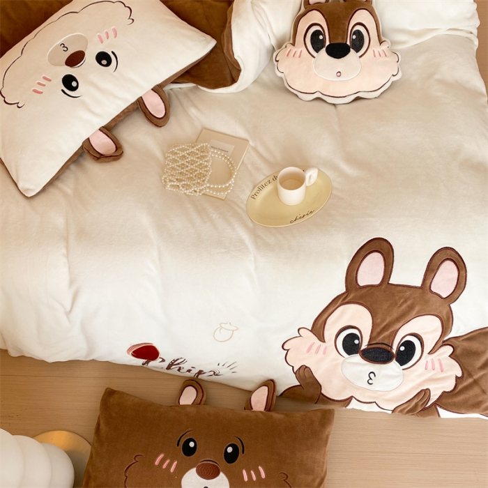 91家纺网 家纺一手货源 找家纺 朗莎 2022新款迪士尼230g高克重牛奶绒四件套 奇奇