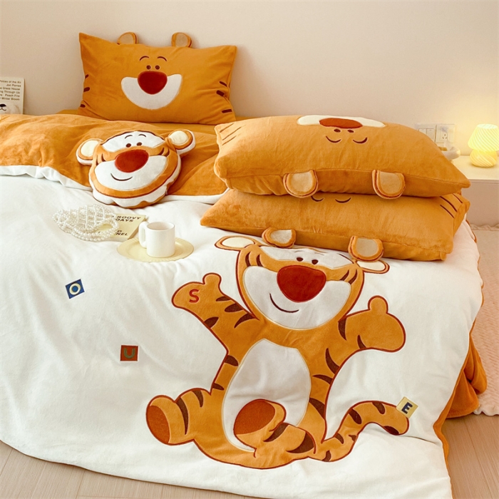 91家纺网 家纺一手货源 找家纺 朗莎 2022新款迪士尼230g高克重牛奶绒四件套 跳跳虎