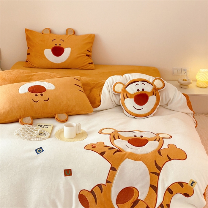 91家纺网 家纺一手货源 找家纺 朗莎 2022新款迪士尼230g高克重牛奶绒四件套 跳跳虎