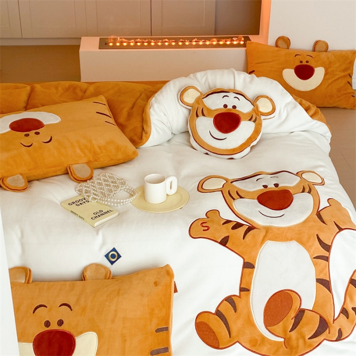 91家纺网 家纺一手货源 找家纺 朗莎 2022新款迪士尼230g高克重牛奶绒四件套 跳跳虎