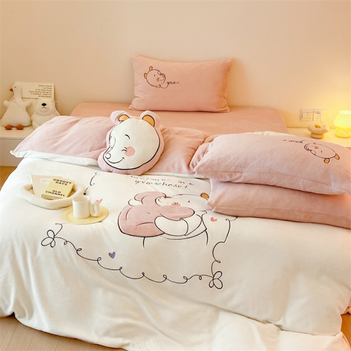 91家纺网 家纺一手货源 找家纺 朗莎 2022新款迪士尼230g高克重牛奶绒四件套 维尼