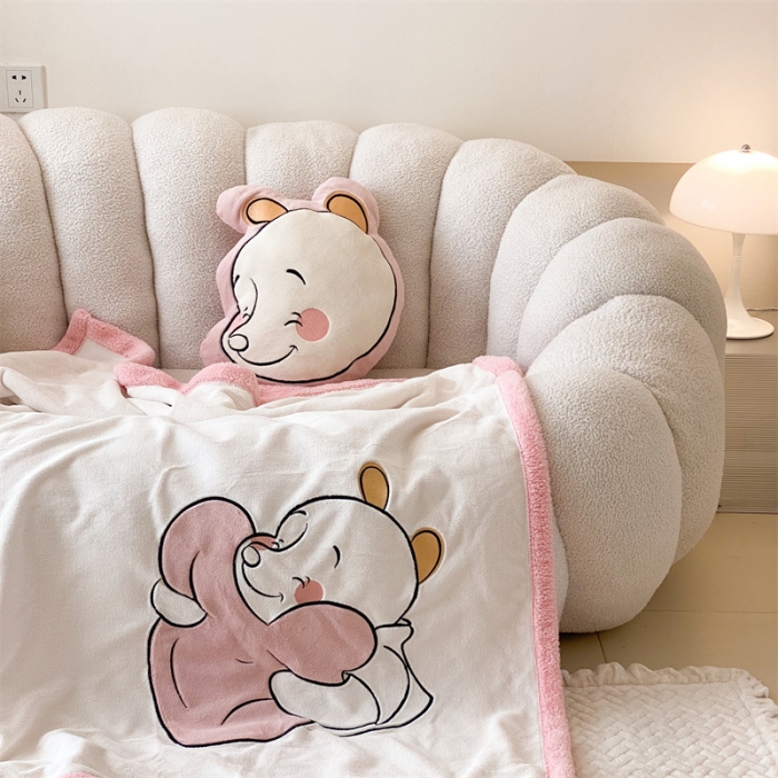 91家纺网 家纺一手货源 找家纺 总朗莎2022款迪士尼230g加厚羊羔绒牛奶绒立体贴布绣毛毯