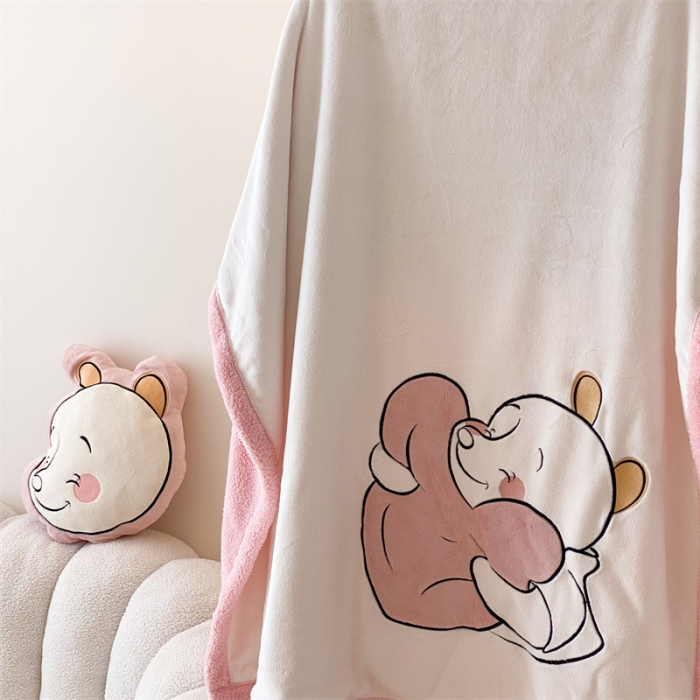 91家纺网 家纺一手货源 找家纺 总朗莎2022款迪士尼230g加厚羊羔绒牛奶绒立体贴布绣毛毯