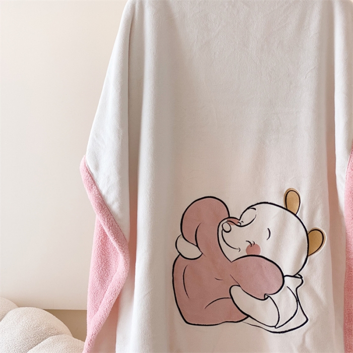 91家纺网 家纺一手货源 找家纺 总朗莎2022款迪士尼230g加厚羊羔绒牛奶绒立体贴布绣毛毯