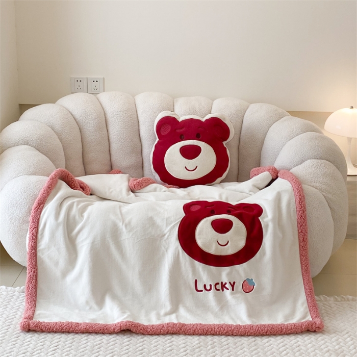 91家纺网 家纺一手货源 找家纺 朗莎 2022款迪士尼230g加厚羊羔绒牛奶绒立体贴布绣毛毯 草莓熊