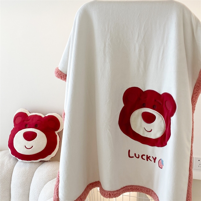 91家纺网 家纺一手货源 找家纺 朗莎 2022款迪士尼230g加厚羊羔绒牛奶绒立体贴布绣毛毯 草莓熊